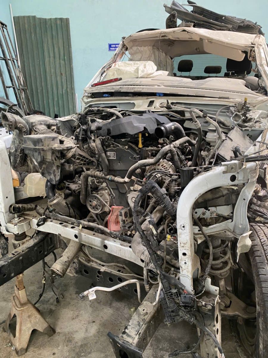 Thu mua xe tai nạn