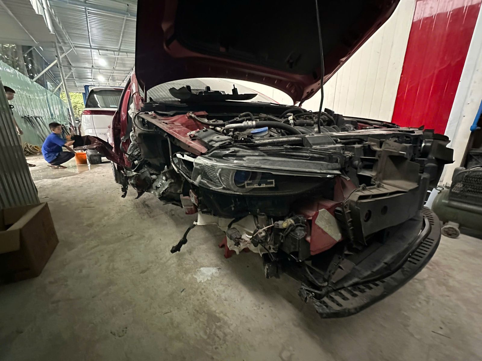 thu mua xe tai nạn gần đây