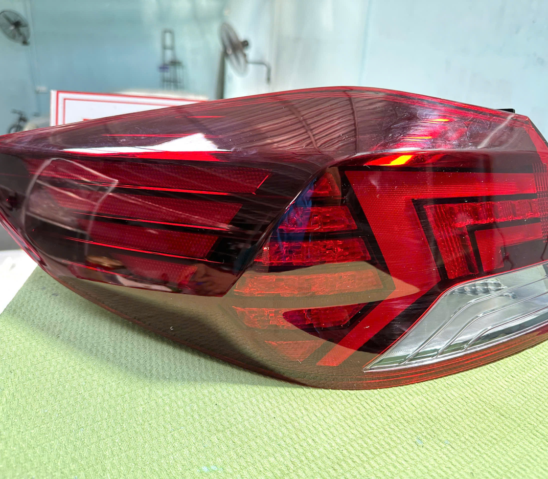 ĐÈN CHIẾU HẬU SAU TRÁI ELANTRA THÁO XE 