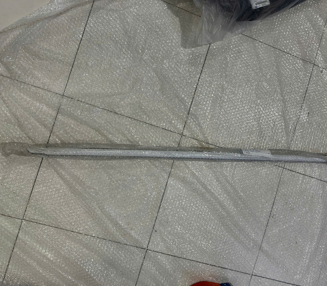 NẸP XI MẠ CROM CỬA TRƯỚC PHẢI PHÍA DƯỚI  LUX A - CHÍNH HÃNG MỚI 100%