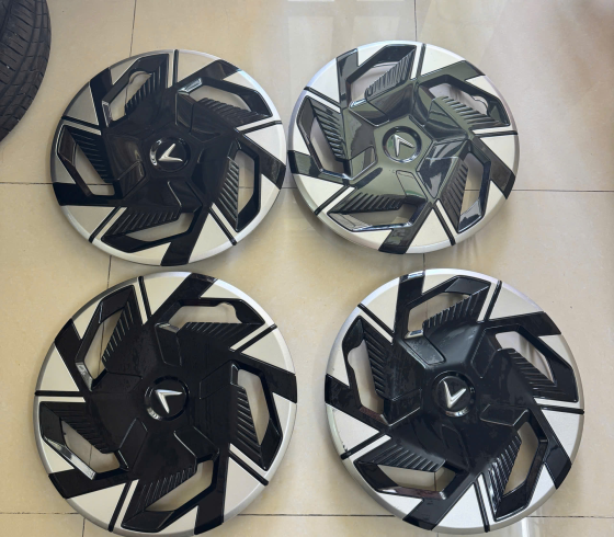 ỐP CHỤP TRANG TRÍ MÂM XE VF3 - 99%