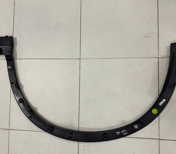 ỐP CUA VÈ BÁNH XE TRƯỚC PHẢI VF8 - CHÍNH HÃNG MỚI 100%