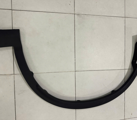 ỐP NHỰA CUA VÈ BÁNH XE TRƯỚC BÊN TRÁI VF8 - CHÍNH HÃNG MỚI 100%