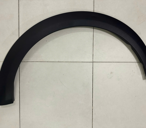 ỐP NHỰA BÁNH XE SAU BÊN PHẢI VFe34- CHÍNH HÃNG MỚI 100%