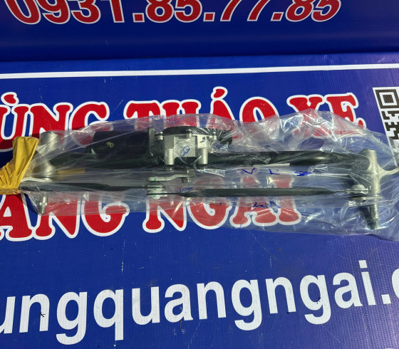 BỘ ĐIỀU KHIỂN GẠT MƯA VF8 - CHÍNH HÃNG MỚI 100%